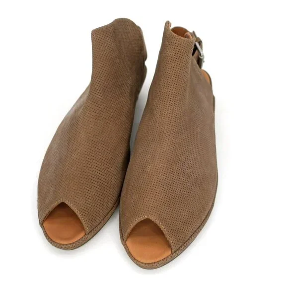 Gentle Souls Kenneth Cole Women's Lyla Sandals Peep Toe Wedge Slingback 10M - Picture 2 of 4